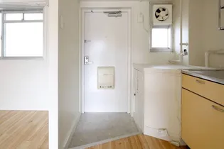 ビレッジハウス畑賀1号棟【1階】の玄関