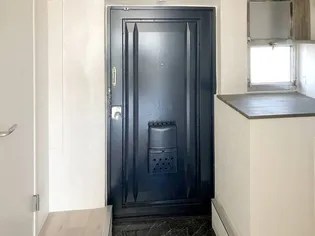 ビレッジハウス高花平3号棟【0109号室】の玄関