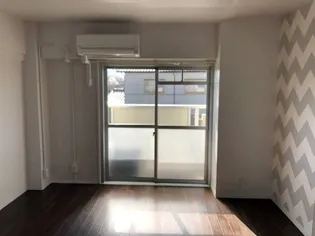 ビレッジハウス高花平3号棟【0208号室】の居間