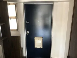 ビレッジハウス高花平3号棟【0208号室】の玄関