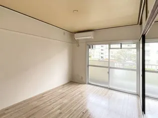 ビレッジハウス笹川1号棟【0305号室】の居間