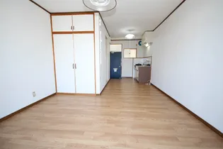 潮見コーポ【203号室】の居間