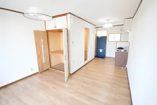 潮見コーポ【203号室】の居間