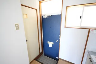 潮見コーポ【205号室】の玄関