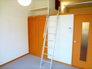 レオパレス小枝【104号室】の居間