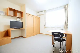 レオパレスLA PORTE’Ⅲ【202号室】の居間