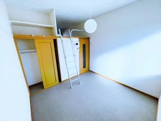 レオパレス小枝【201号室】の居間