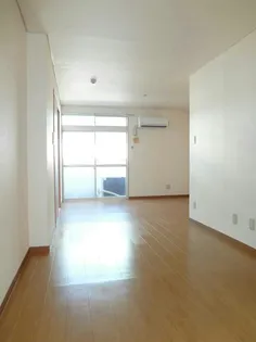 パールグリーン笹原【1階】の居間