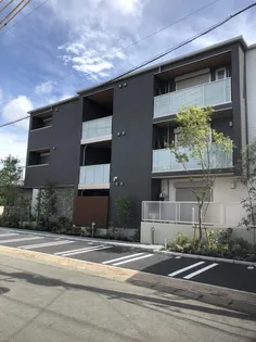 シャーメゾンローツェ国府【1階】の外観