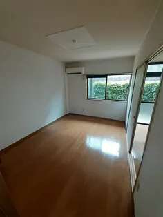 ヒルズ栗林A【1階】の居間