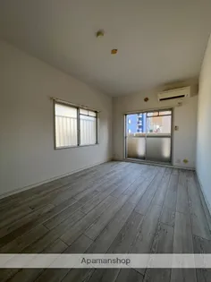 プレアール新大江【407号室】の居間