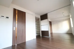 ル・プルニエII【1階】の居間