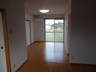 プレジール松岡 A棟【2階】の内装