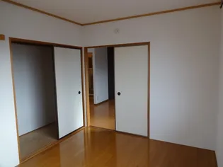 プレジール松岡 A棟【2階】の内装