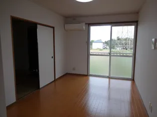 プレジール松岡 A棟【2階】の内装