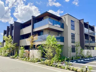 シャーメゾンCOMFORZA【2階】の外観