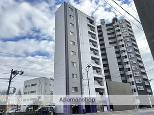 CROSS HALL 慶徳【6階】の外観