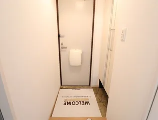 リヴェールコート【1階】の玄関