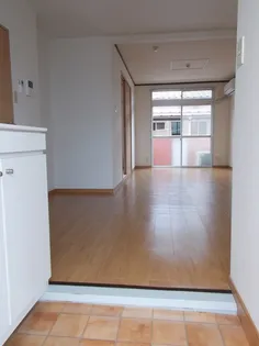 グランドハイツササハラ【2階】の玄関