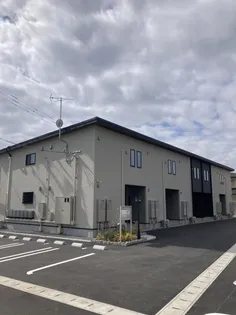 クィーン レジデンス【2階】の外観