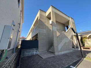 LUXURY【2階】の外観