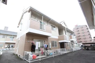 プラドールB【1階】の外観