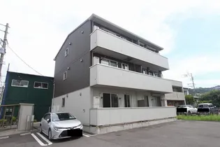 モンペルジュ【3階】の外観