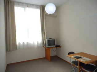 レオパレス幸【203号室】の居間