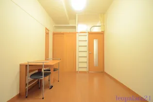 レオパレス幸【2階】の居間