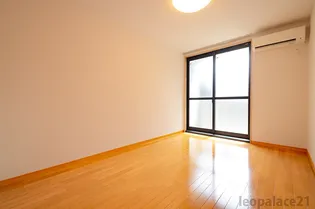 レオパレス別府Ⅱ【1階】の居間