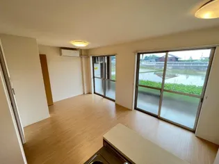 スカイガーデンⅡ【00105号室】の居間