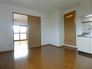 パークサイドひえだ【2階】の内装