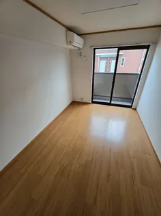 ヌーベル・オーブA【1階】の居間