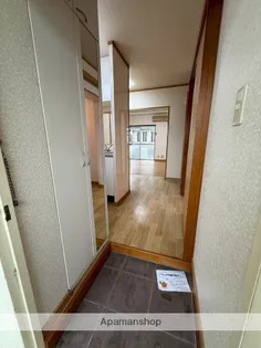 第1年見マンション【1階】の玄関