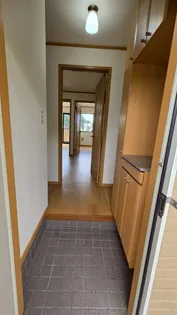 リオ・ラド・パティオ B【1階】の玄関