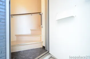 レオネクストTOMAⅡ【201号室】の玄関