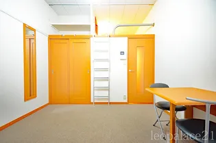 レオパレスリリエンベルグ【204号室】の居間