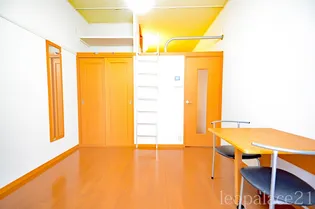 レオパレスリリエンベルグ【105号室】の居間