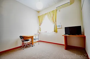 レオパレスリリエンベルグ【105号室】の居間