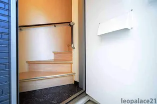 レオネクストひかり【2階】の玄関