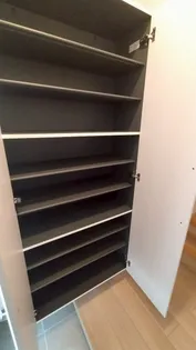 アゼリアガーデン【2階】の内装