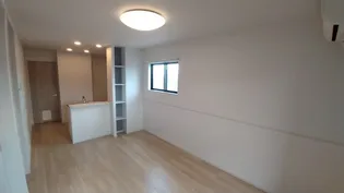 アゼリアガーデン【2階】の内装