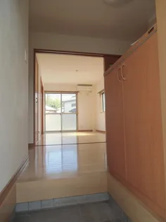 メゾンソレイユ【2階】の玄関