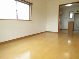 メゾンソレイユ【2階】の居間