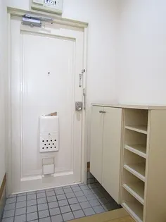 サザンポート京町【3階】の玄関