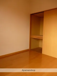 ウエストタウンⅡ【206号室】の居間