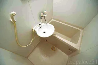 レオパレスリリエンベルグ【110号室】の風呂