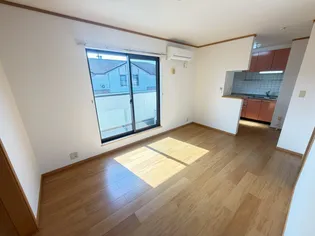 ベル・フィオーレ A棟【2階】の居間