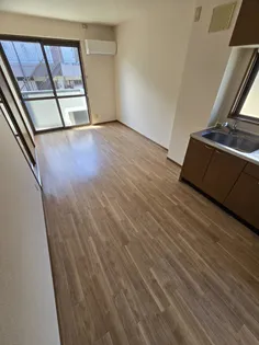 TKIフラット B棟【2階】の居間