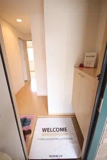 マルクイーン A棟【1階】の玄関